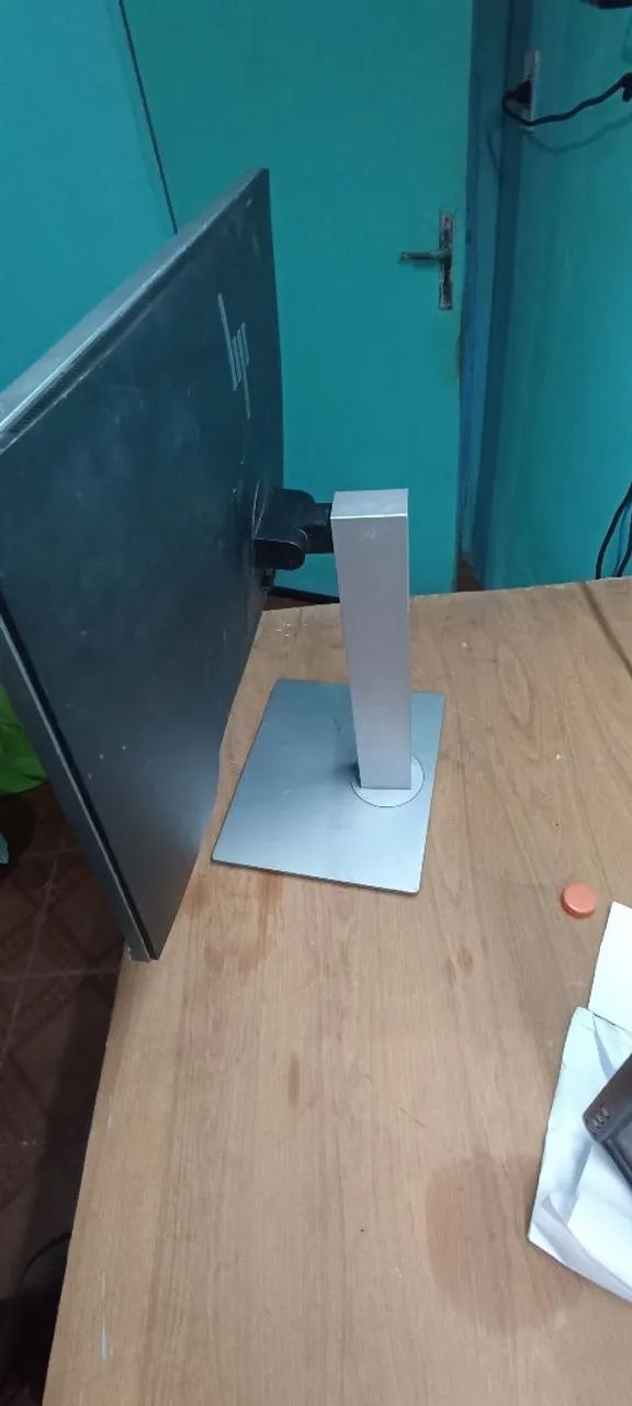 Monitor HP 24 polegadas- tela quebrada 64396504572034122