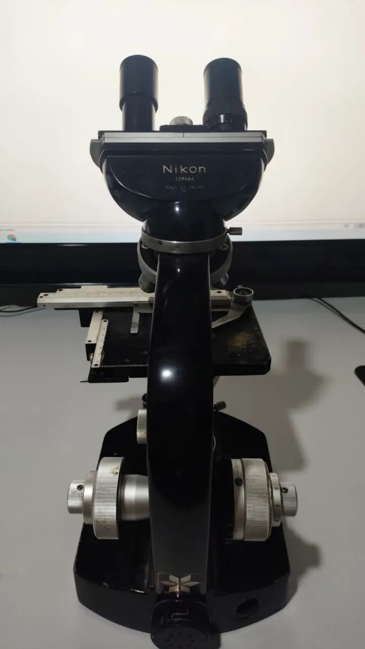 Microscópio64750425966210122