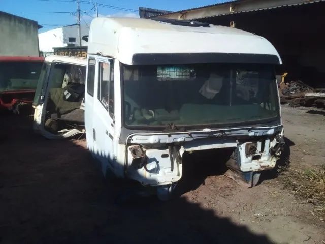 Oportunidade!! Vendo cabines de Volvo, Mercedes bicuda, Scania bicuda para desocupar lugar - Foto 7