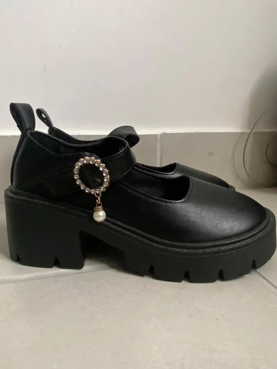 Sapato estilo Boneca com salto