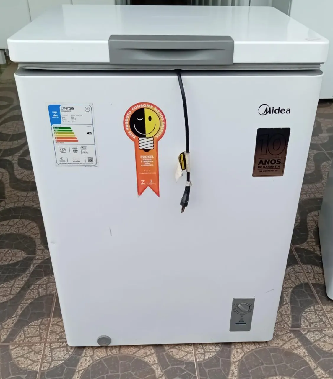 Freezer Horizontal Midea seminovo 150 litros.