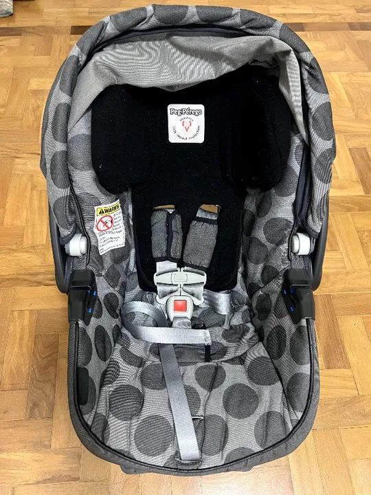 Bebê conforto Peg-Pérego, modelo Primo Viaggio