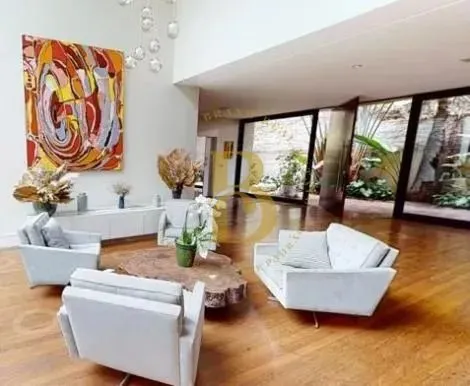 Casa com 859 m², 4 quartos sendo 4 suítes à venda no bairro Jardim Europa.