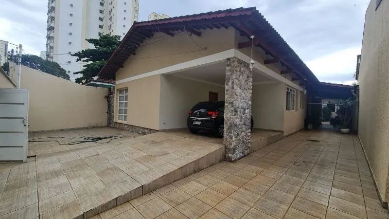 Casa para Venda com 5 Quartos em Setor Nova Suiça - Goiânia