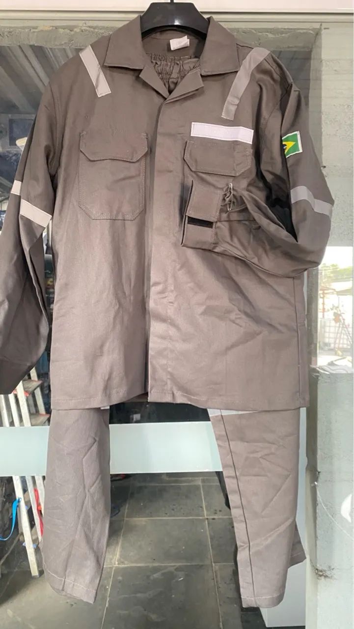 Uniforme de Trabalho com Faixas Refletivas e Bandeira do Brasil - Foto 5