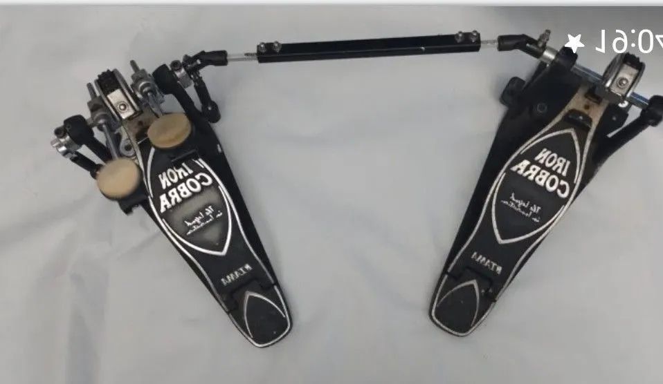 Pedal duplo de Bateria Iron Cobra