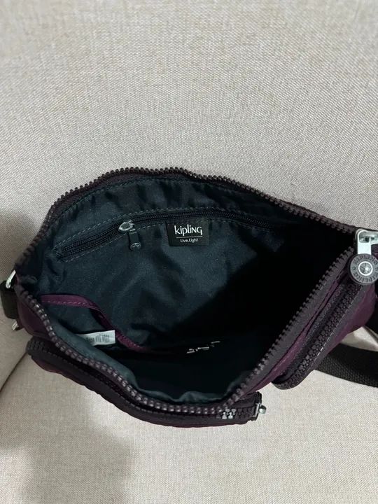 Pochete Kippling pouquíssimo usada - Foto 4