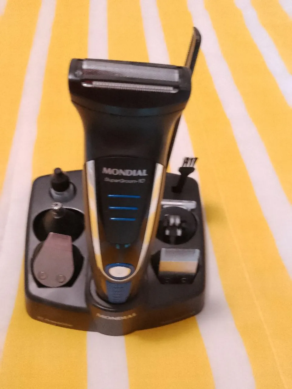 Aparador pelo -cortar cabelo Elétrico Mondial Super Groom 10