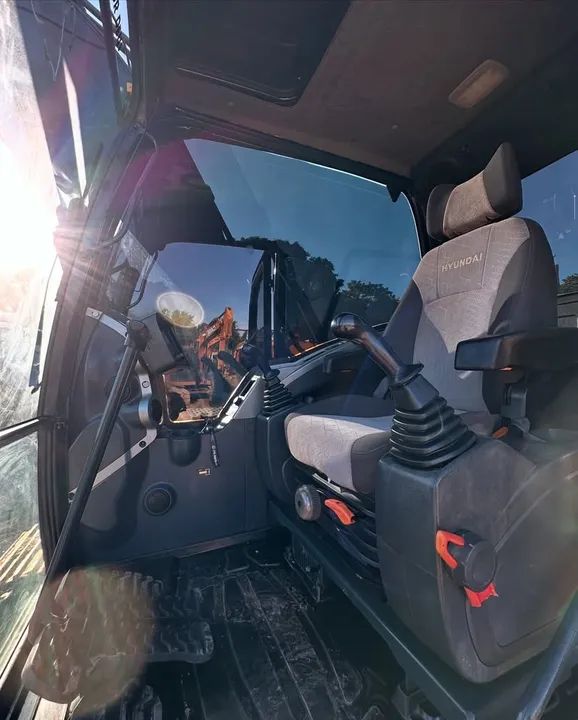 ESCAVADEIRA HIDRÁULICA HYUNDAI - Foto 3
