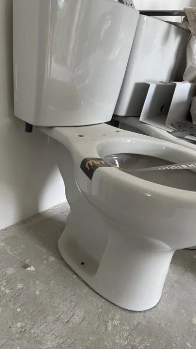 Bacia Sanitária Celite com caixa acoplada branca - NOVA NUNCA USADA - Foto 2