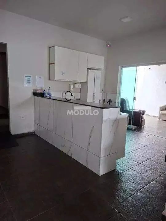 Casa comercial para locação no bairro Osvaldo Resende. - Foto 3