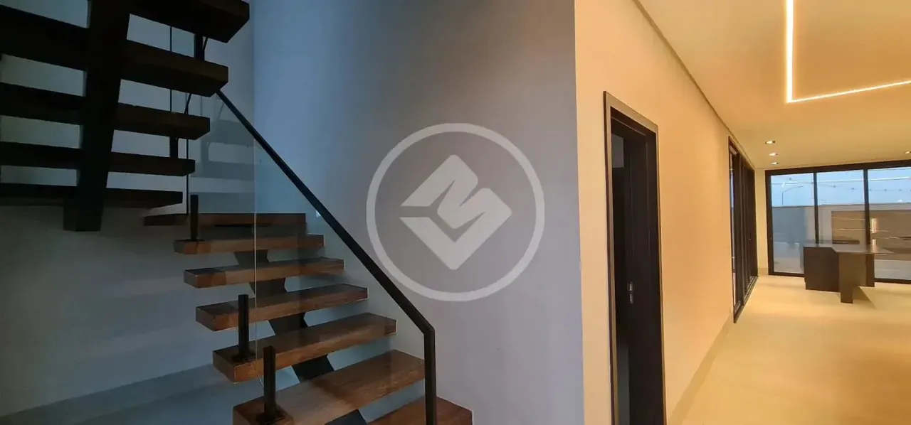 CASA SOBRADO DE ESQUINA COM 209 M² , 4 SUÍTES, VAGAS DE GARAGEM PARA 2 CARROS codigo: 9935
