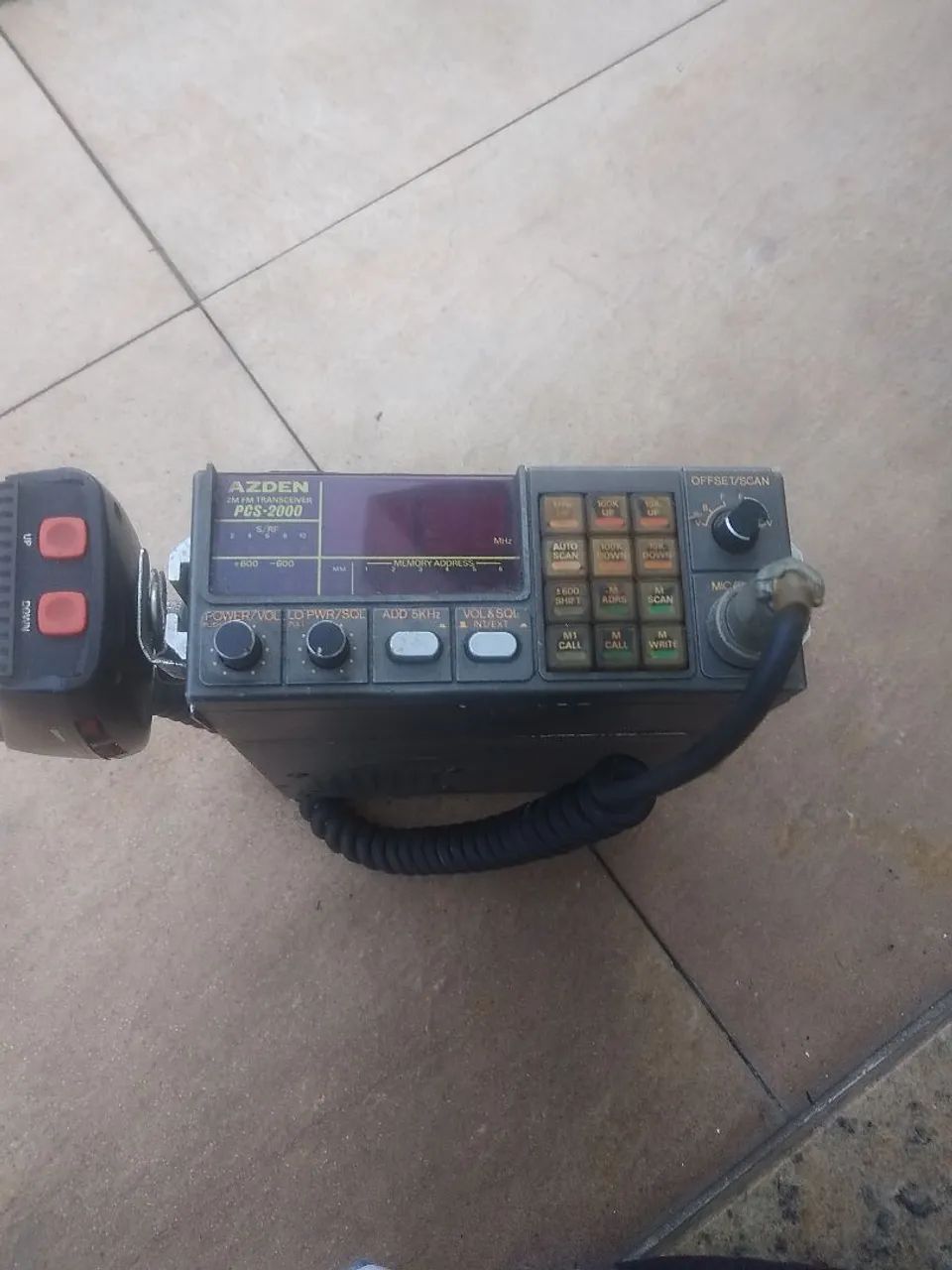 RÁDIO COMUNICAÇÃO AZDEN PCS-2000 , TRANSCEIVER FM - 2M. VALOR R$  220,00 - Foto 2