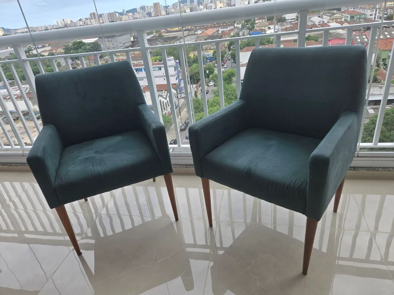 Poltrona de Suede Verde - Conforto e Estilo! - Foto 2