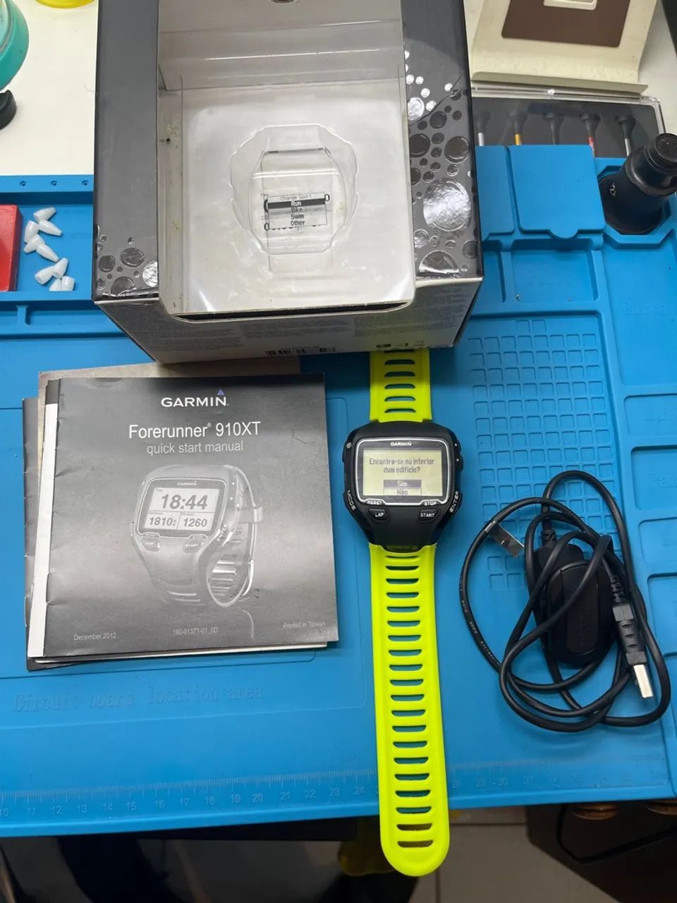 Relógio Garmin xt900 Esportivo com Pulseira Amarela - Foto 4