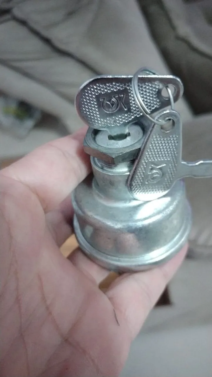 Chave de Ignição Universal tenho 400 peças novas