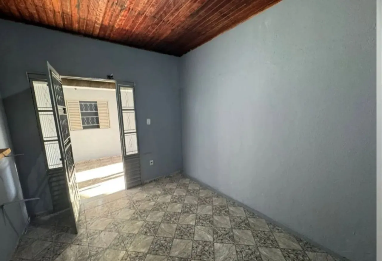 Casa com 04 quartos CPA IV