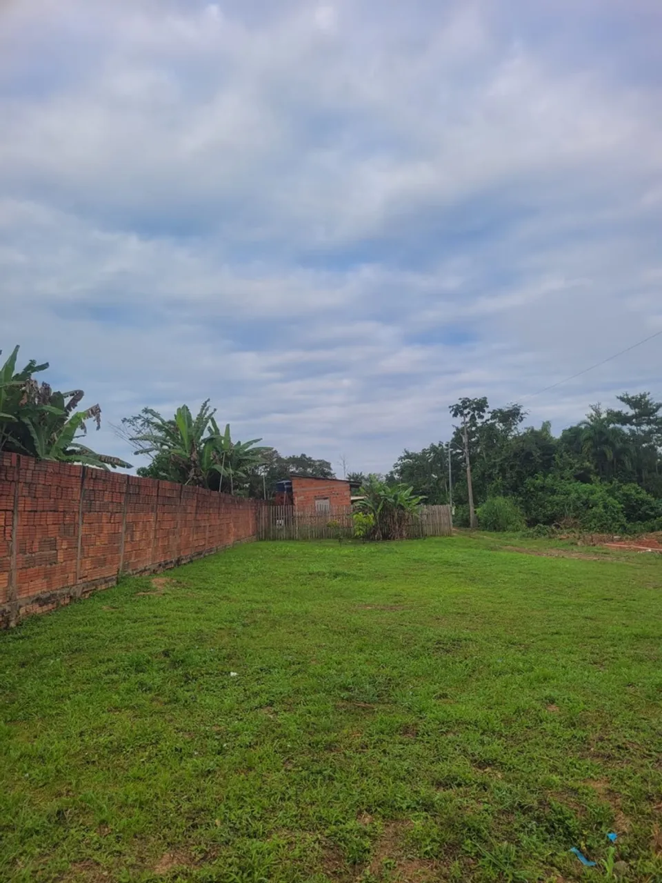 Vende-se terreno
