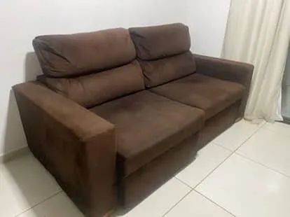 Sofá Retrátil  - Super Confortável e Espaçoso - Menos de 1 Ano de Uso