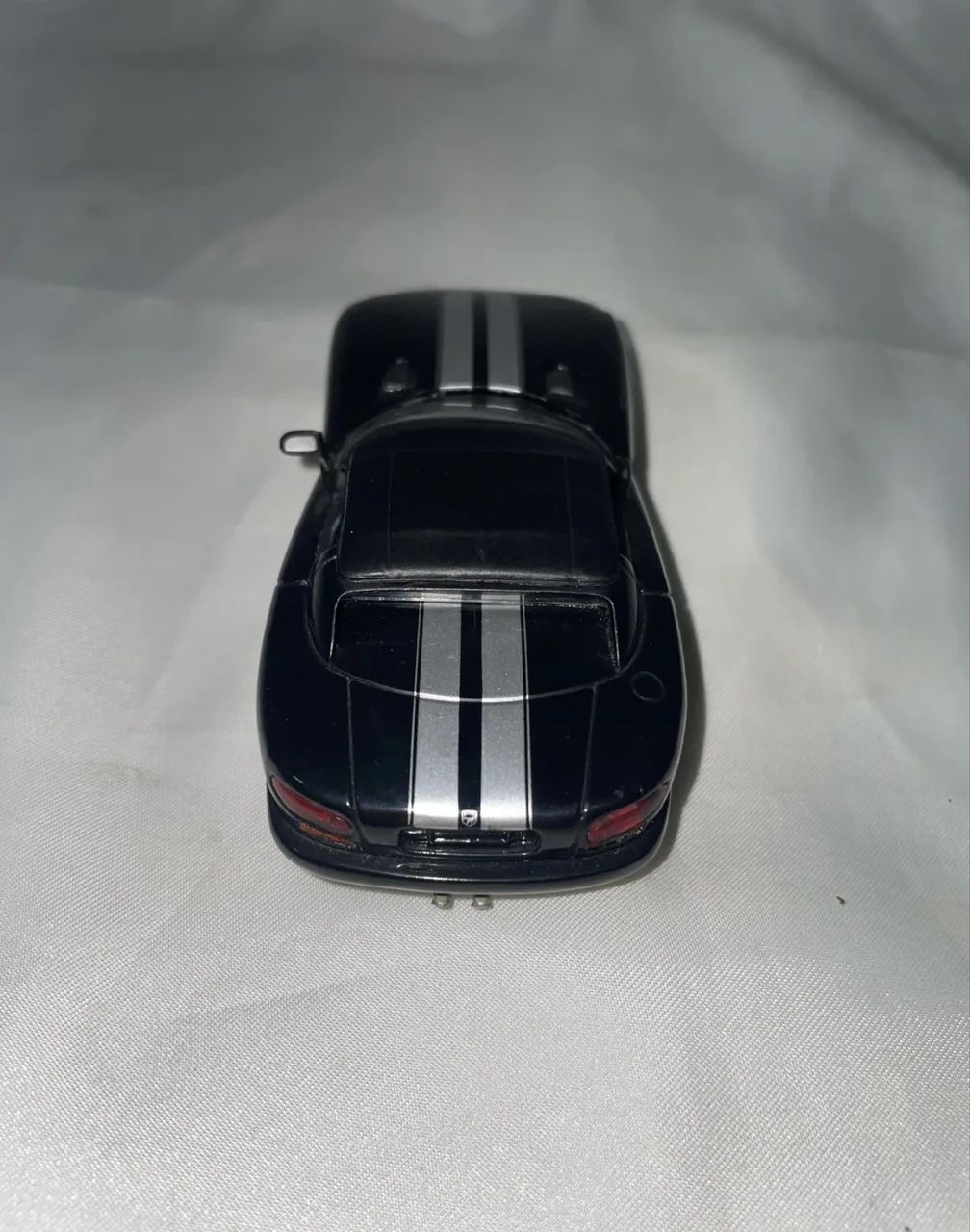 Miniatura Dodge Viper 1/43 Universal Hobbies - Foto 5