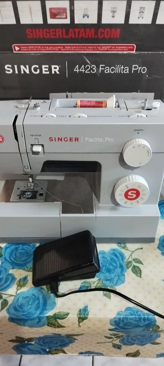 Máquina de costura Singer facilita Pro 4423