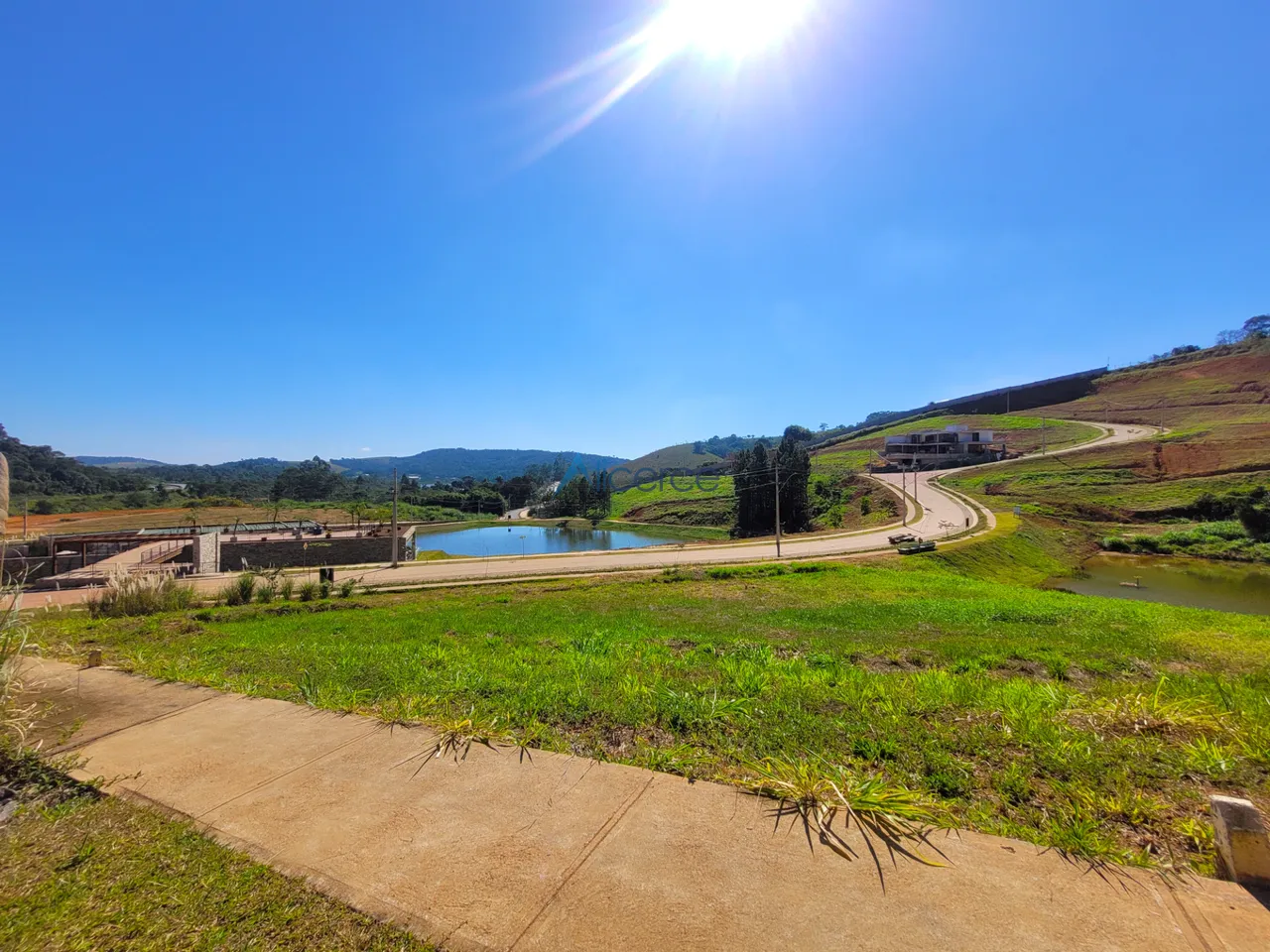 OPORTUNIDADE: Um dos melhores lotes com projeto aprovado do Condomínio Estrela do Lago