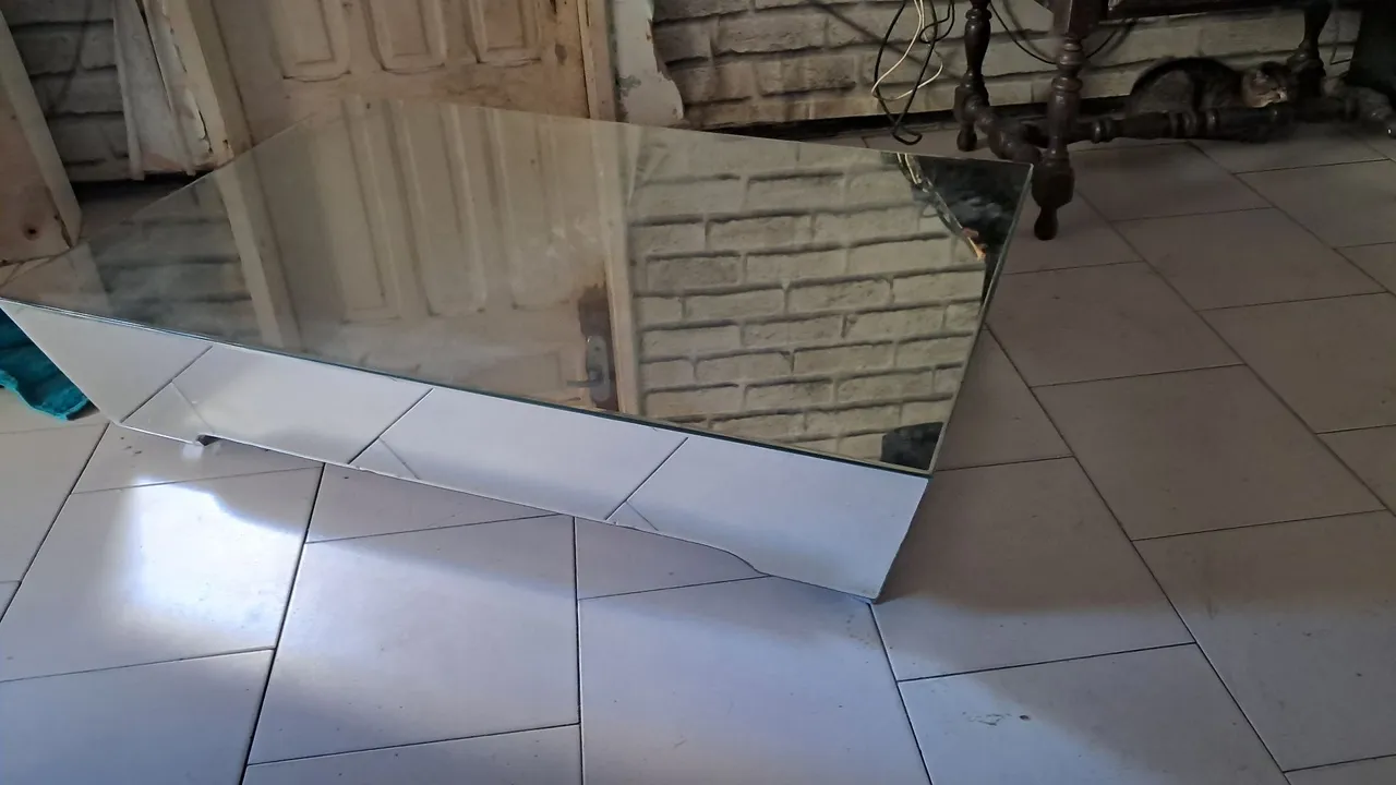 Mesa de centro espelhada