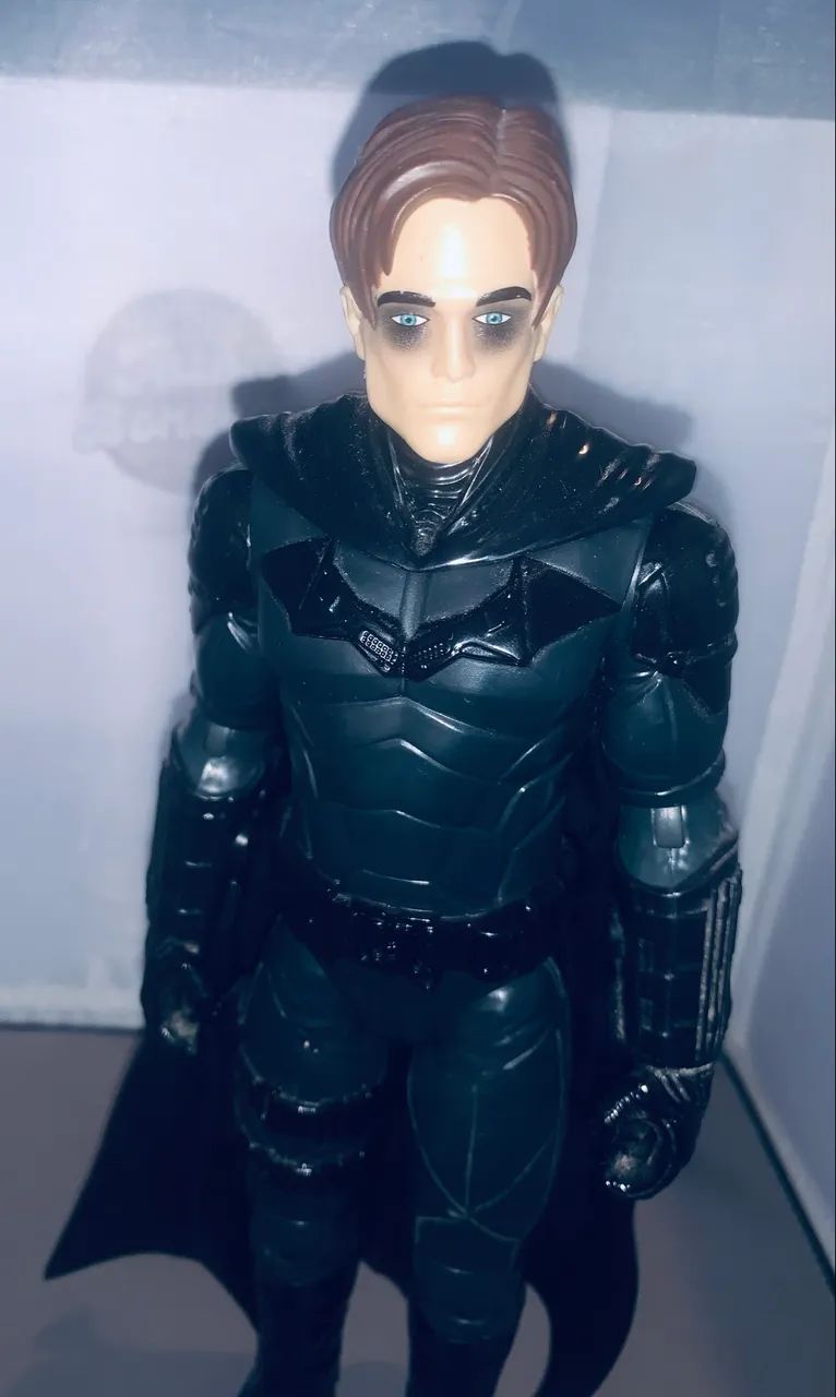 Boneco Batman robert patinsson 30 cm hasbro importado 