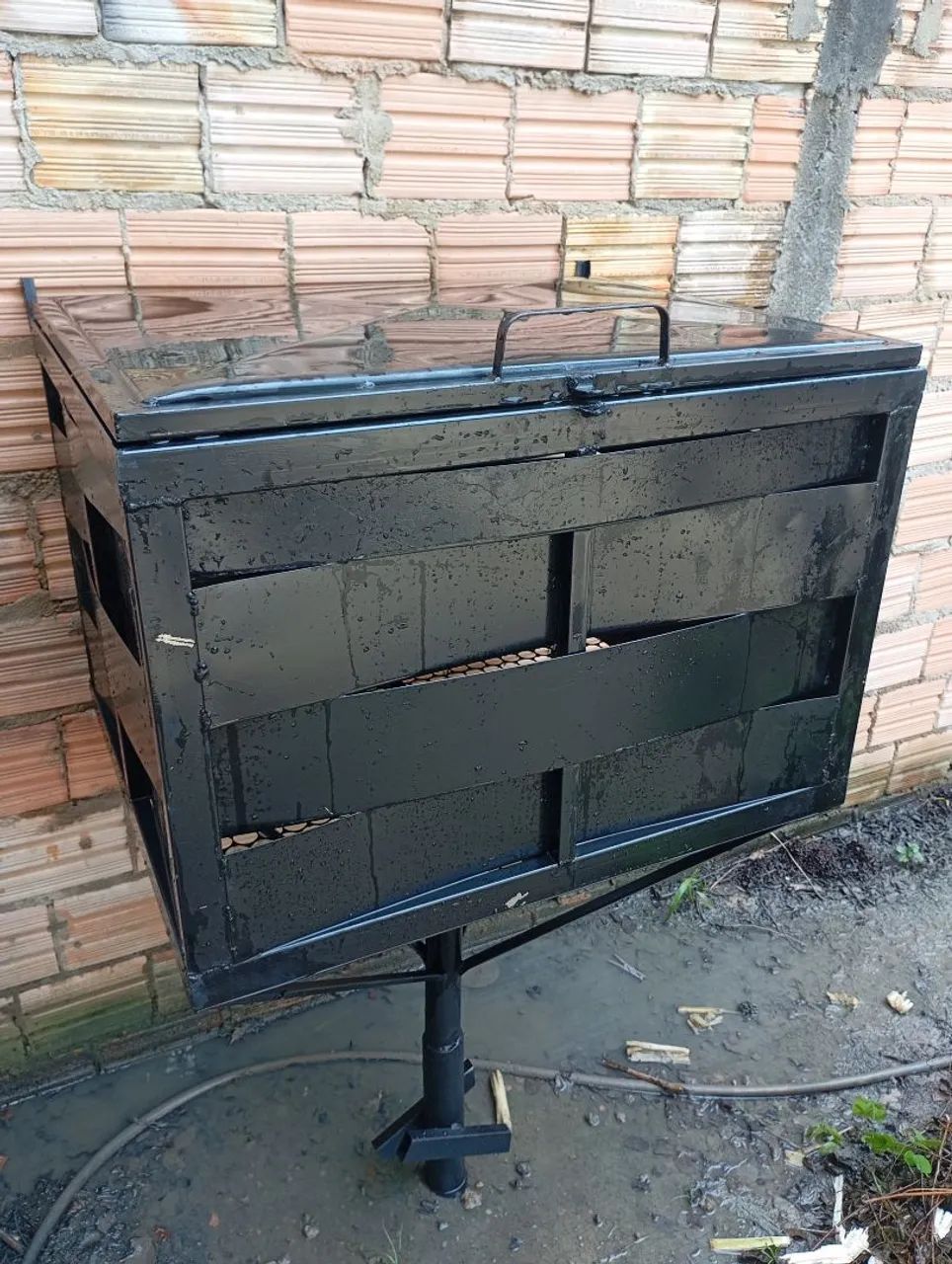 Trash can with lid64295717254531122