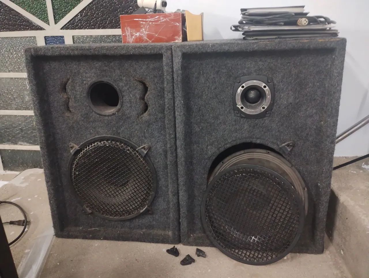 Um amplificador e duas caixas ou dois  - Foto 2