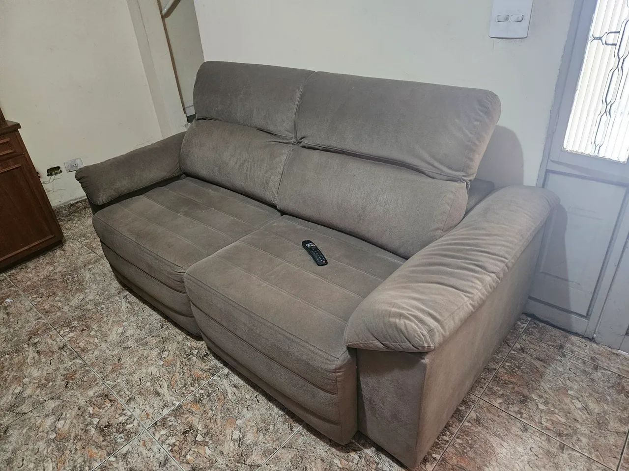 Sofá reclinável e retrátil - Foto 2