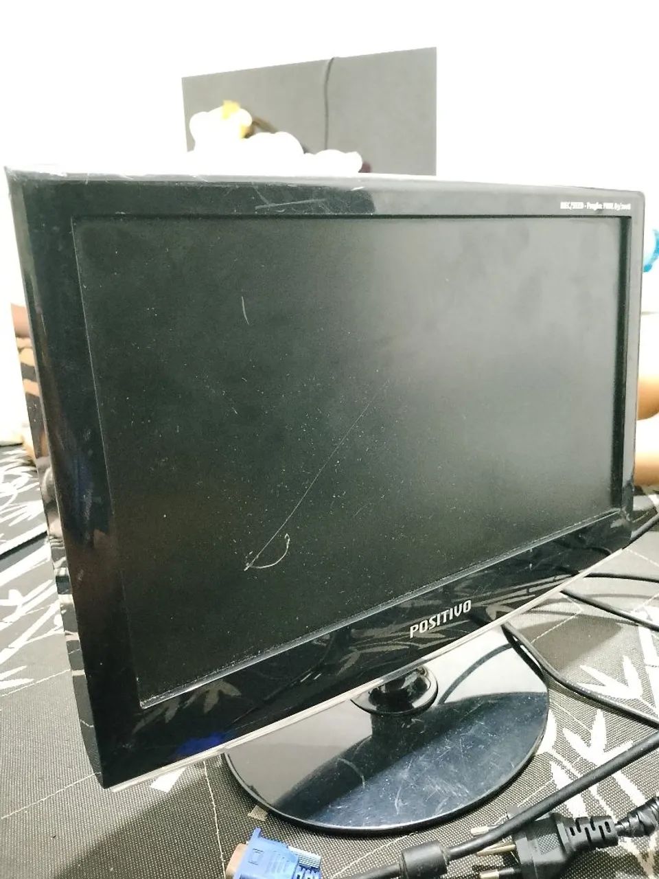 MONITOR POSITIVO LCD 16"