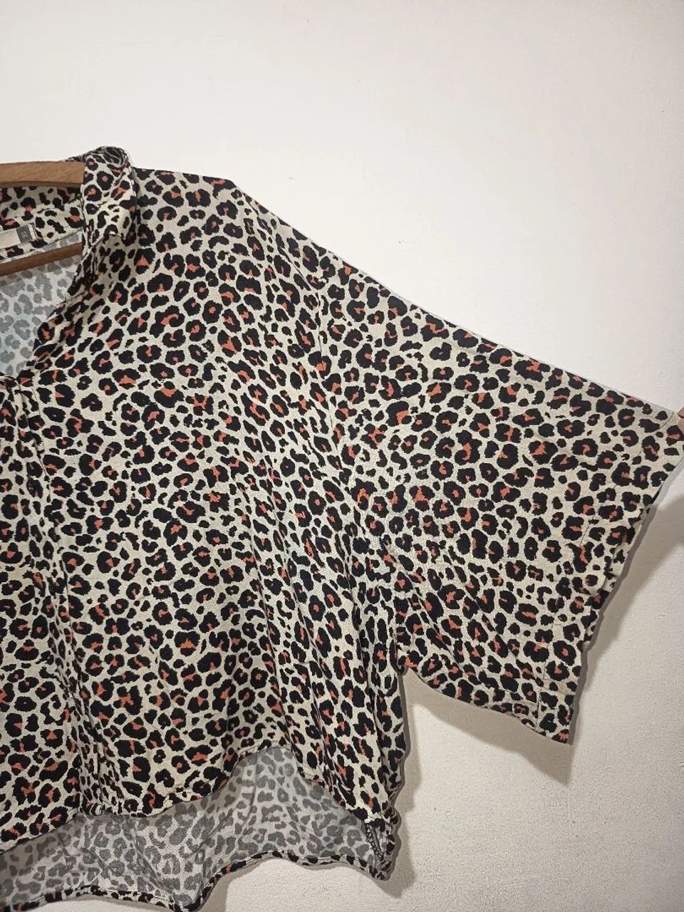 cropped camisa oncinha g