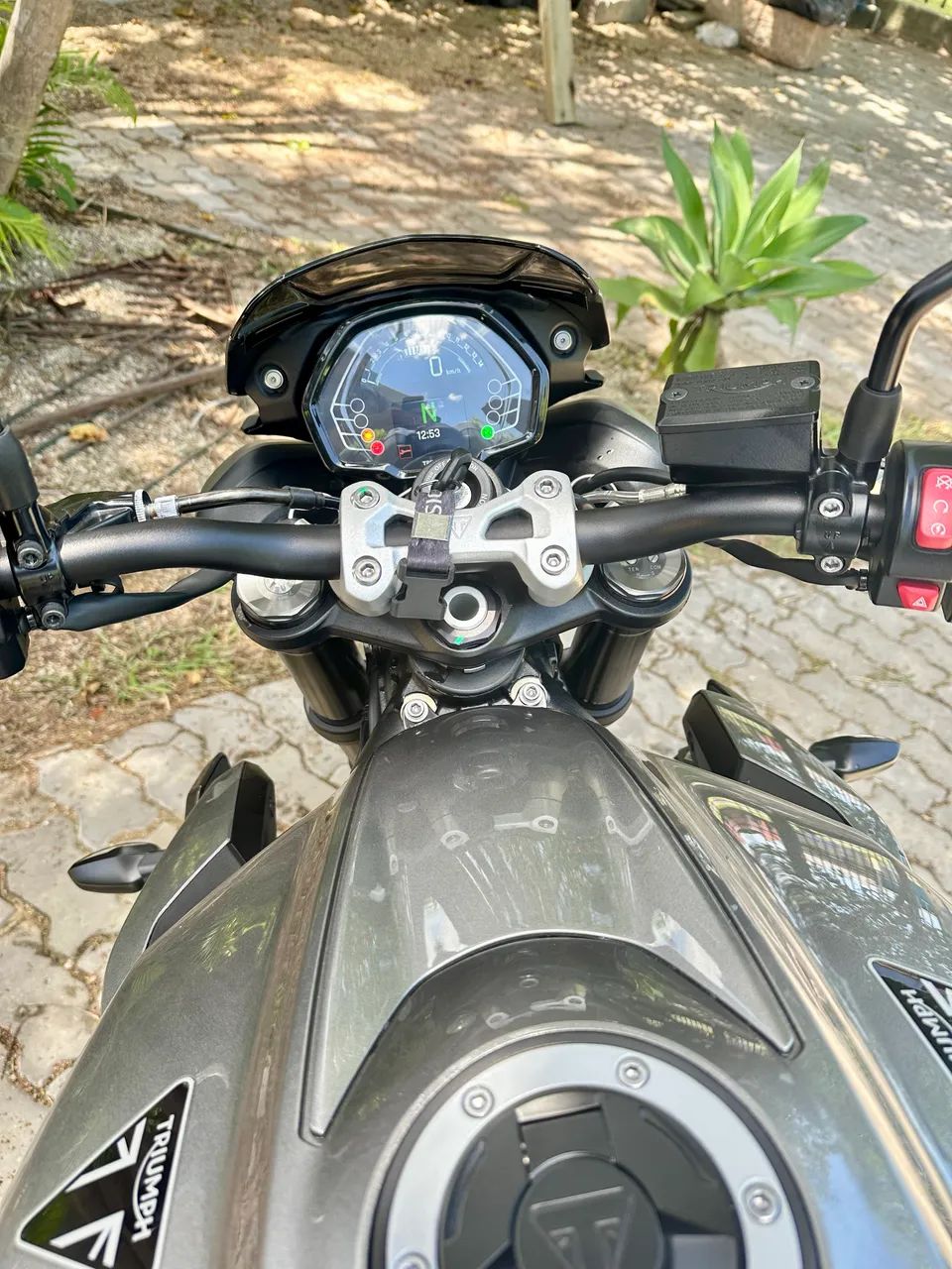 Triumph Street Triple 765 R 2024 - 3.400km - Único Dono - Quickshifter - IPVA 2026 Pago - Foto 4