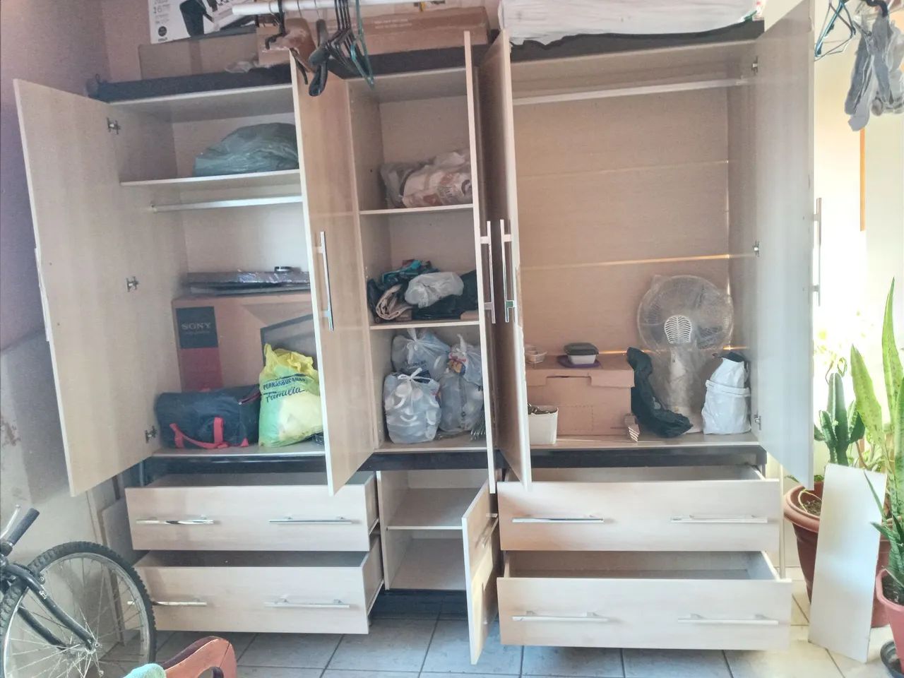 Vendo Guarda-roupas + Rack suspenso! - Foto 3