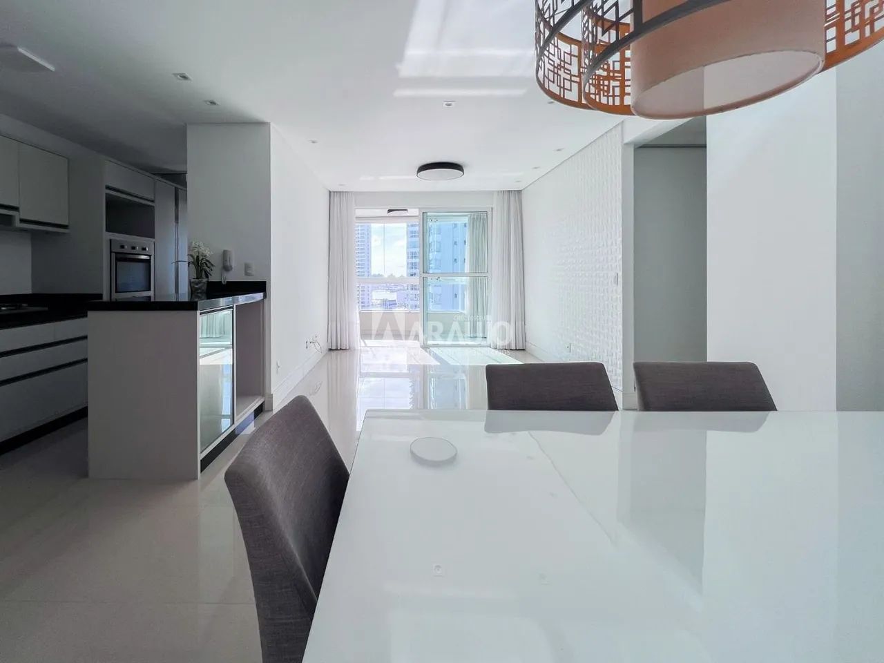 Apartamento semi mobiliado com 2 suítes e 1 dormitório no Centro de Itajaí - Foto 2