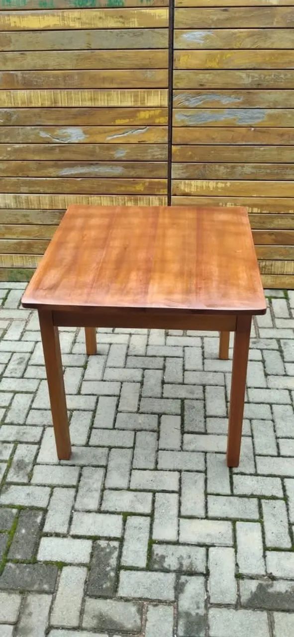 Mesa de Eucalipto 80 cm x 80 cm Envernizada - Foto 2