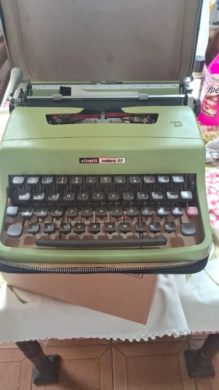 Maquina Escrever Olivetti Lettera 32 -usada-raridade 1960 (Usado)