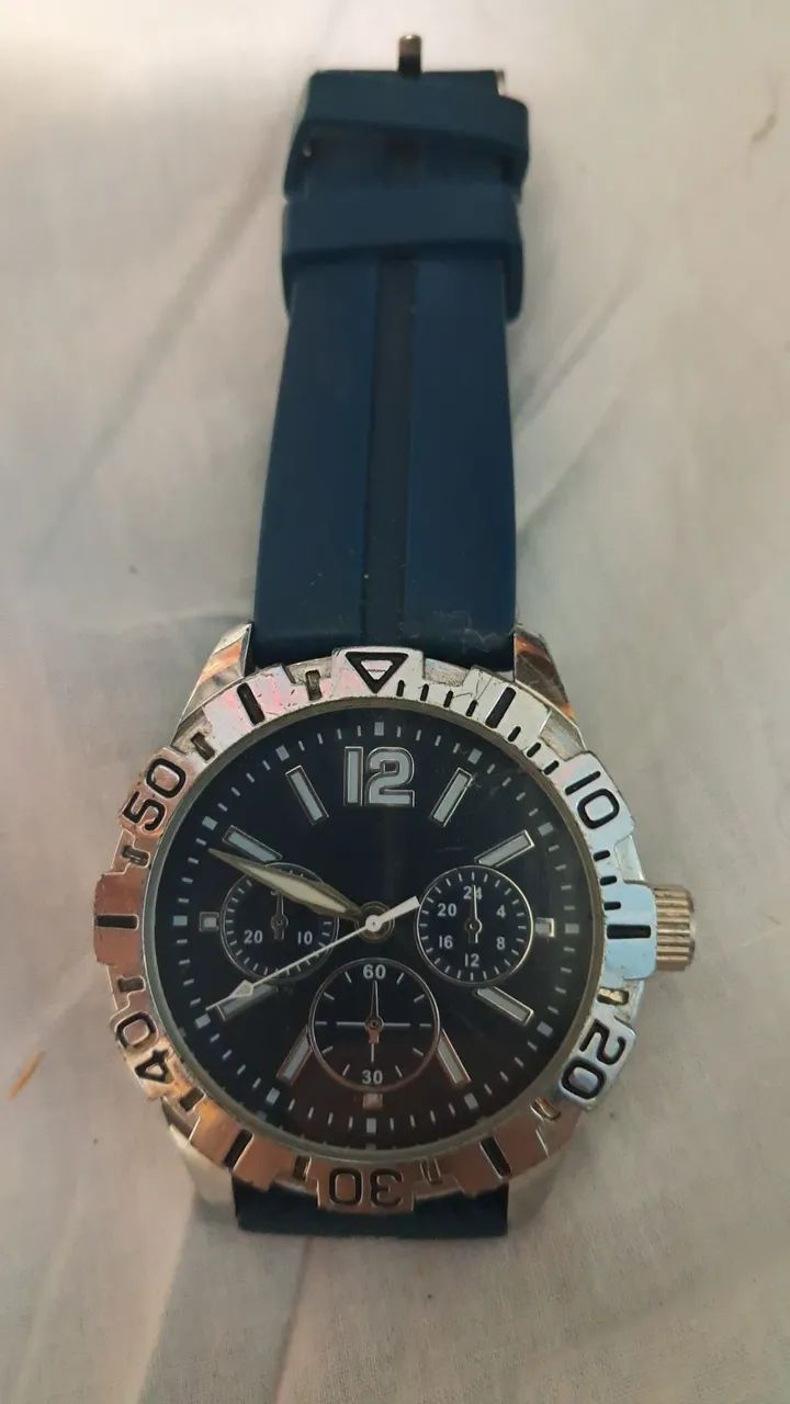 Relogio azul causal