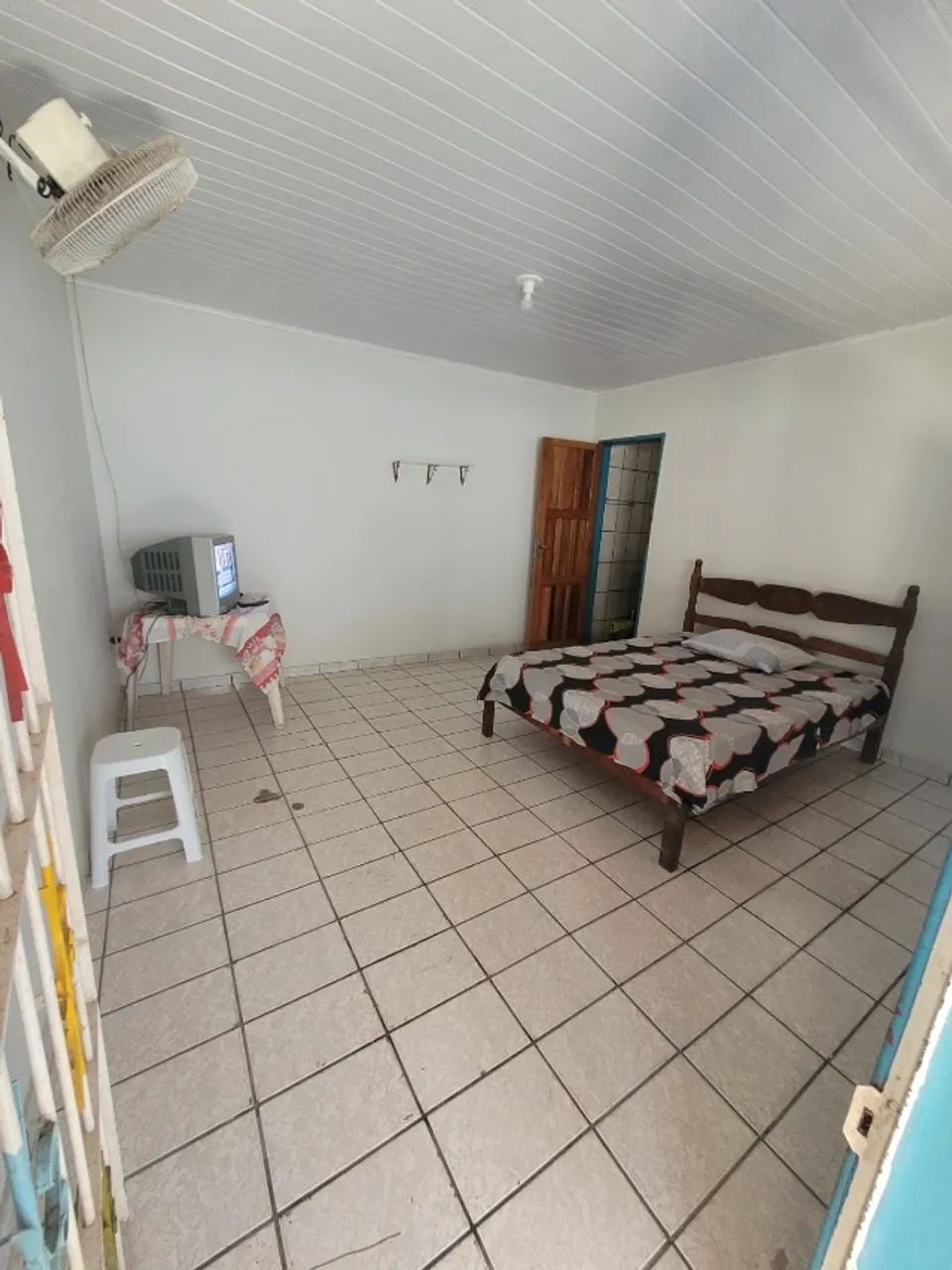VENDE-SE UMA CASA NO CENTRO DA CIDADE DE PRADO-BA - Foto 5