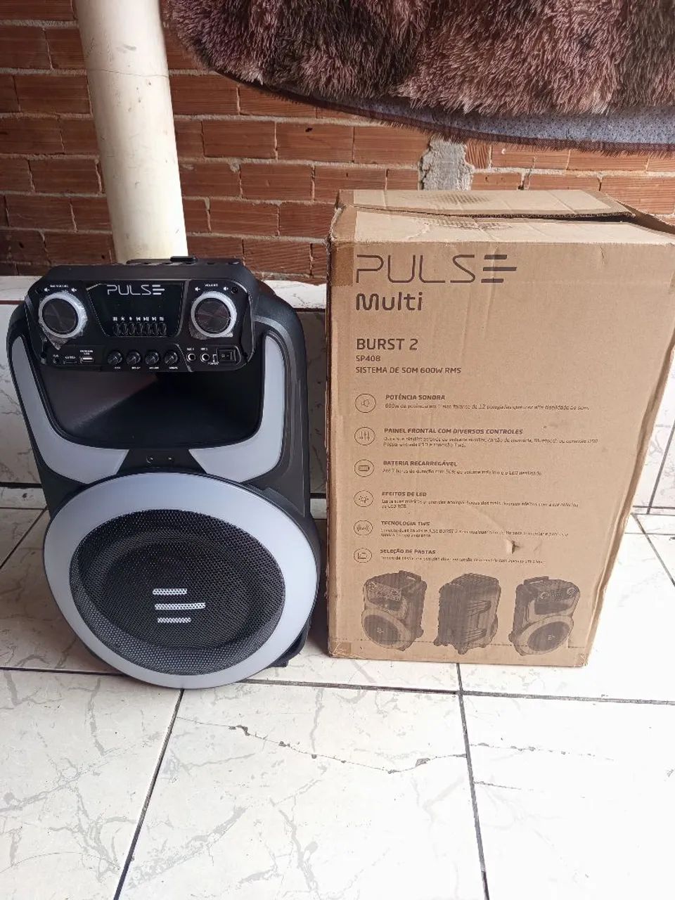 Vendo uma caixa de som 600 watts  - Foto 2