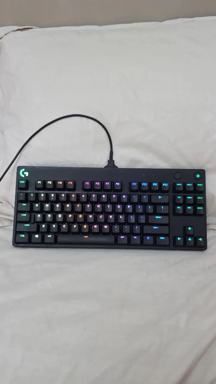 Logitech G TKL RGB mecânico (Switch Azul)