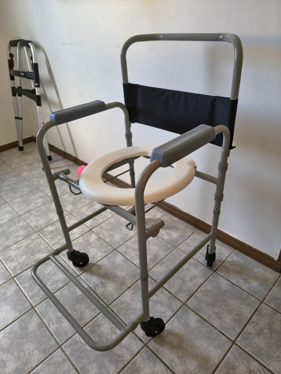 Cadeira de Banho  - Foto 2