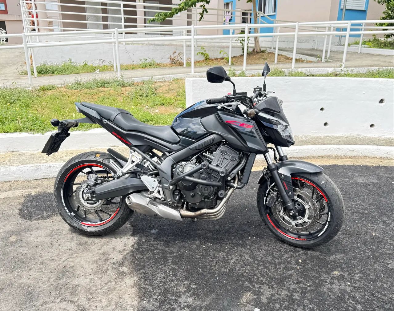 Cb 650f quitada extra pronta pra transferir 