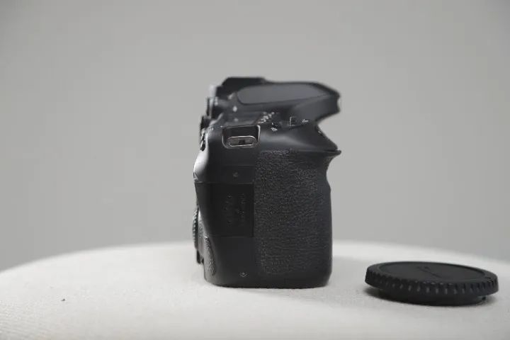 Câmera Canon 80D + Grip - Foto 4
