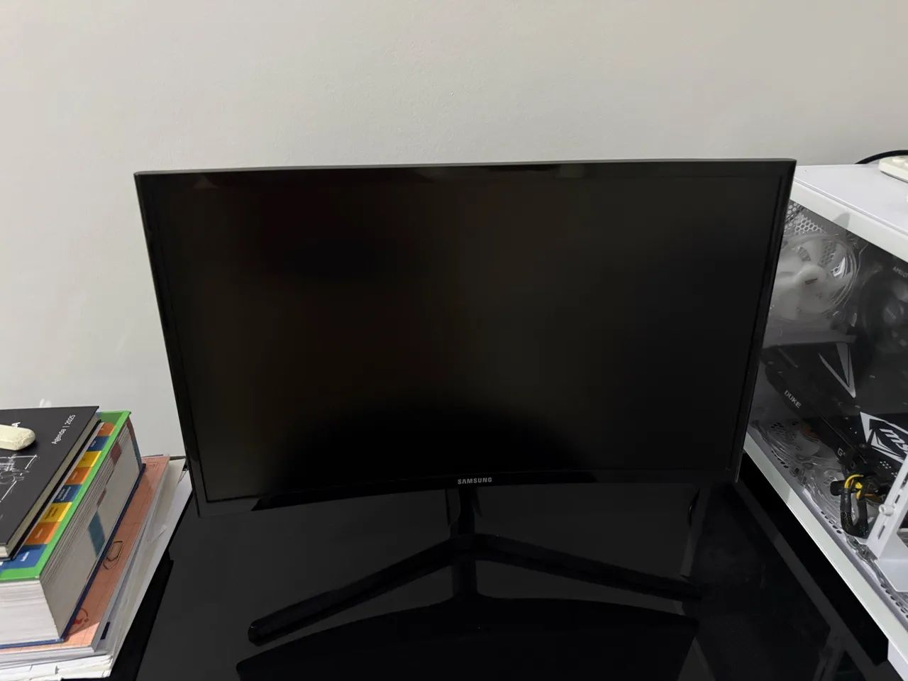 Monitor Curvo Samsung Odyssey 24" FHD 144Hz FreeSync