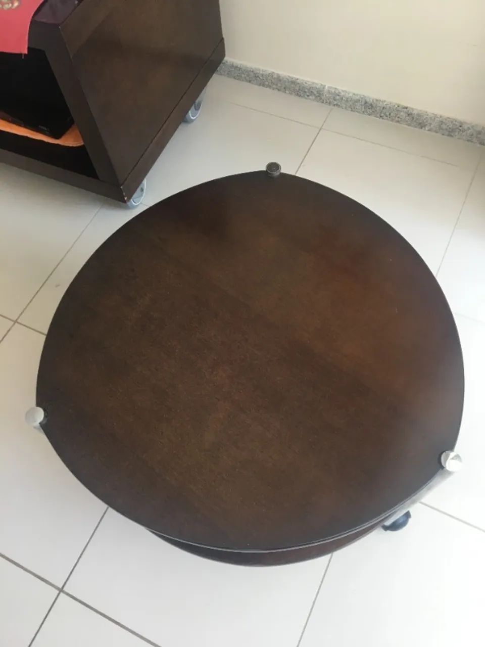 mesinha de apoio em madeira - Foto 3