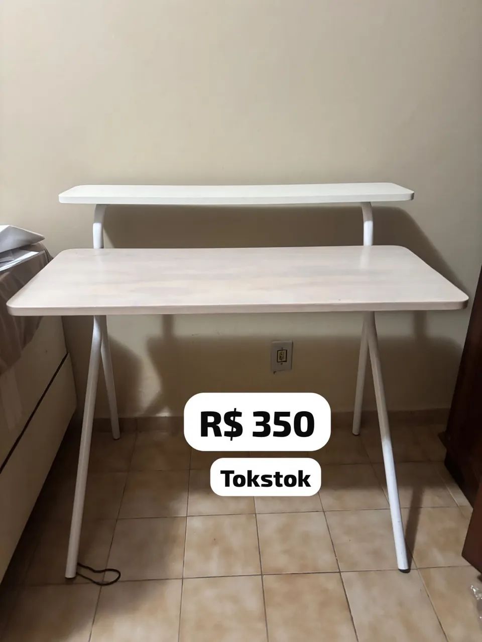 Escrivaninha semi nova Tokstok 