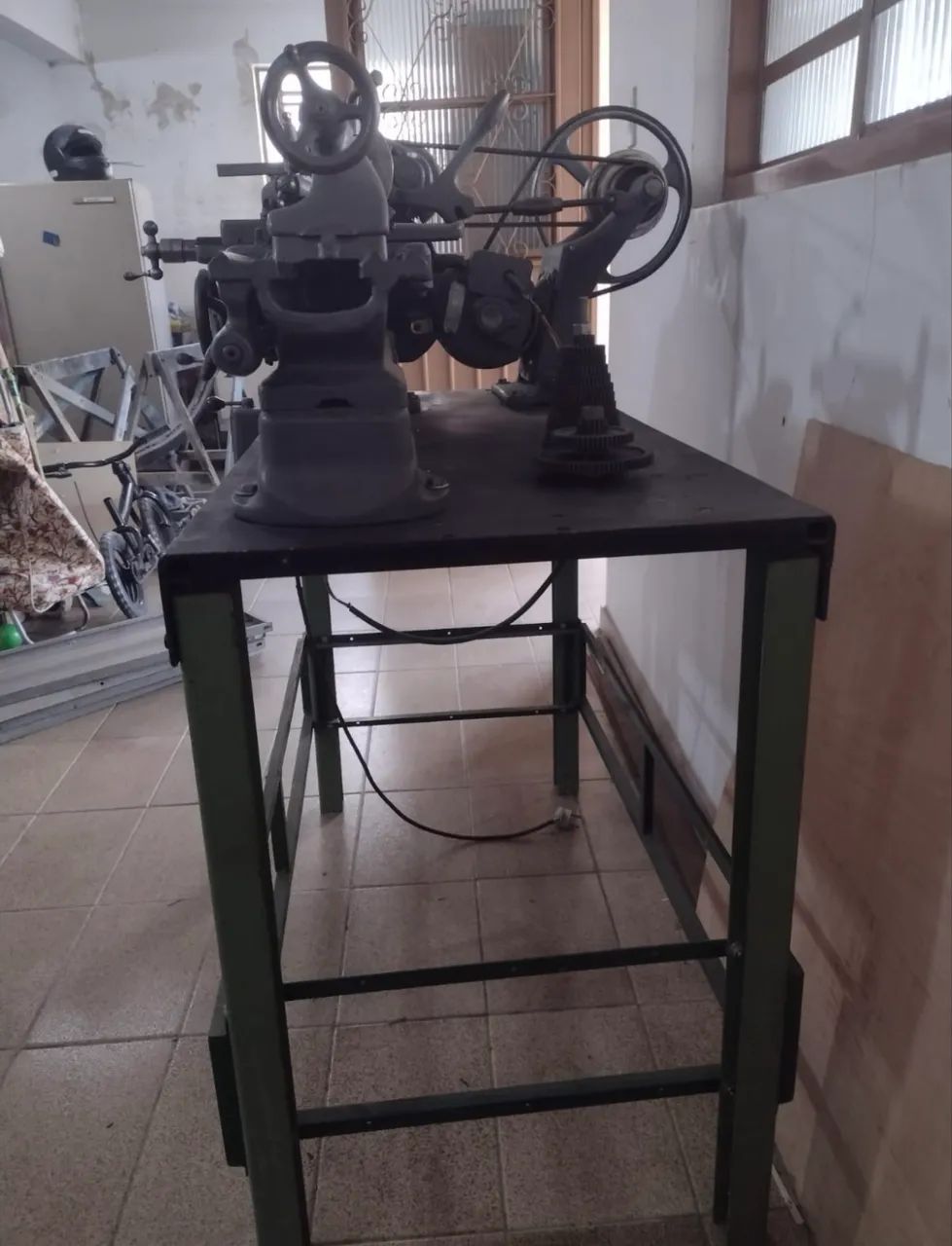 Torno mecânico antigo  - Foto 2