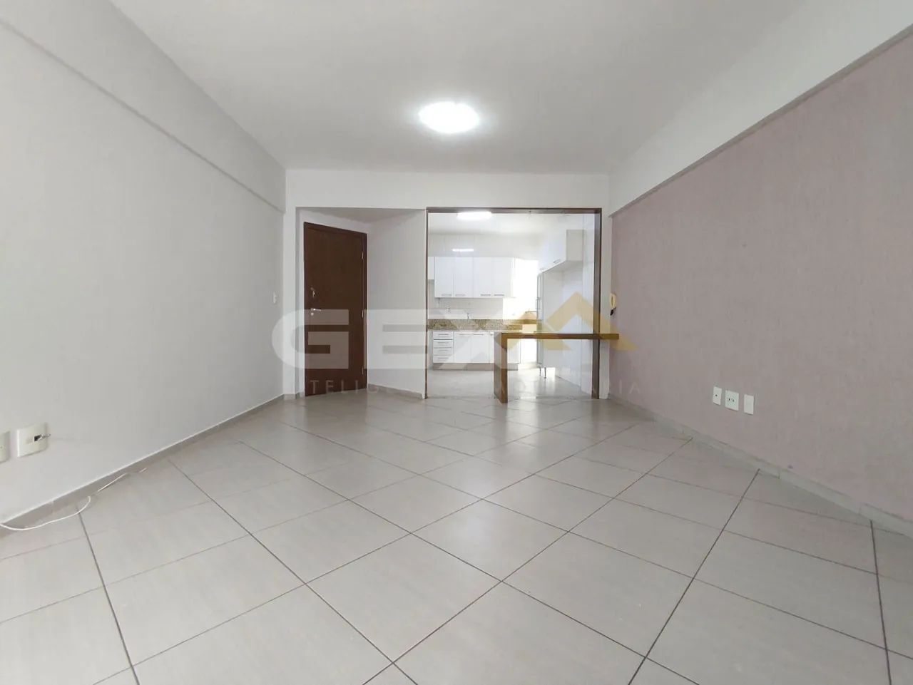 Apartamento à Venda com 03 Quartos no Centro de Divinópolis MG.